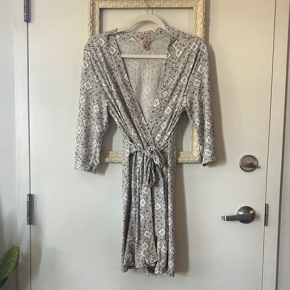 JO.SH | Patterned Gray Women's Robe and Nightgown Set - Picture 2 of 16
